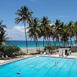 Kasa Brisa Marina Ocean View Balcony Beachfront , San Juan Puerto Rico